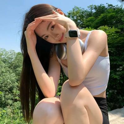 偷偷接吻
